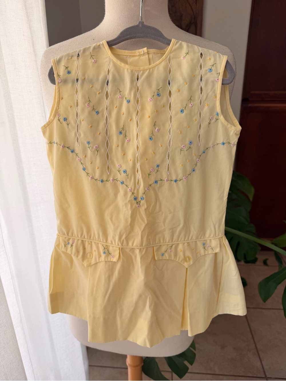 Vintage Girls Yellow Embroidered Peplum Top Cottagecore Floral Size 5/6
